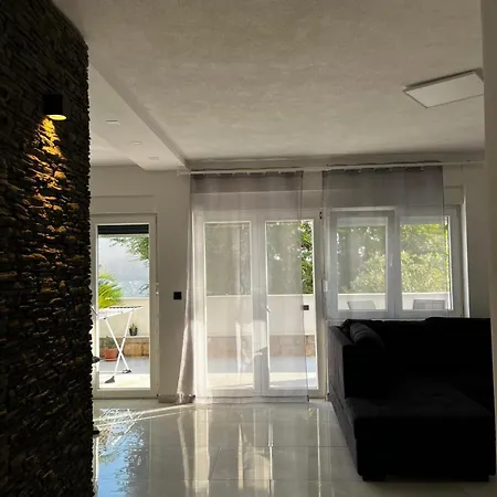 Apartment Luce & Jele In Primosten